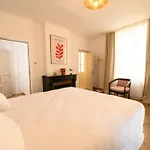 Hugo Bed & Breakfast *