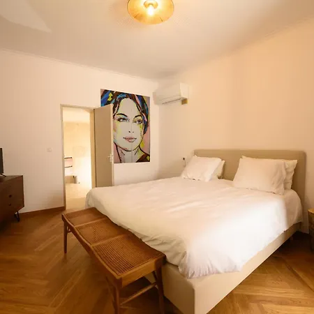 Hugo فندق مبيت وإفطار